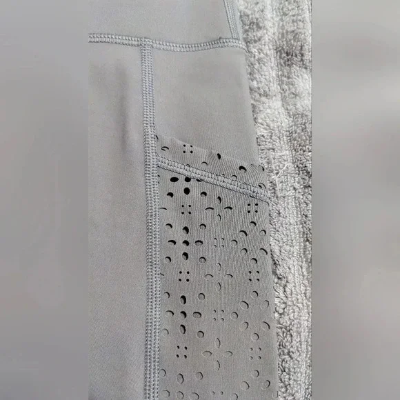 NWT Gray *Aerie* Leggings | XS | Hi-Rise | Feel Cool Laser-Cut Side Pockets - Picture 4 of 7